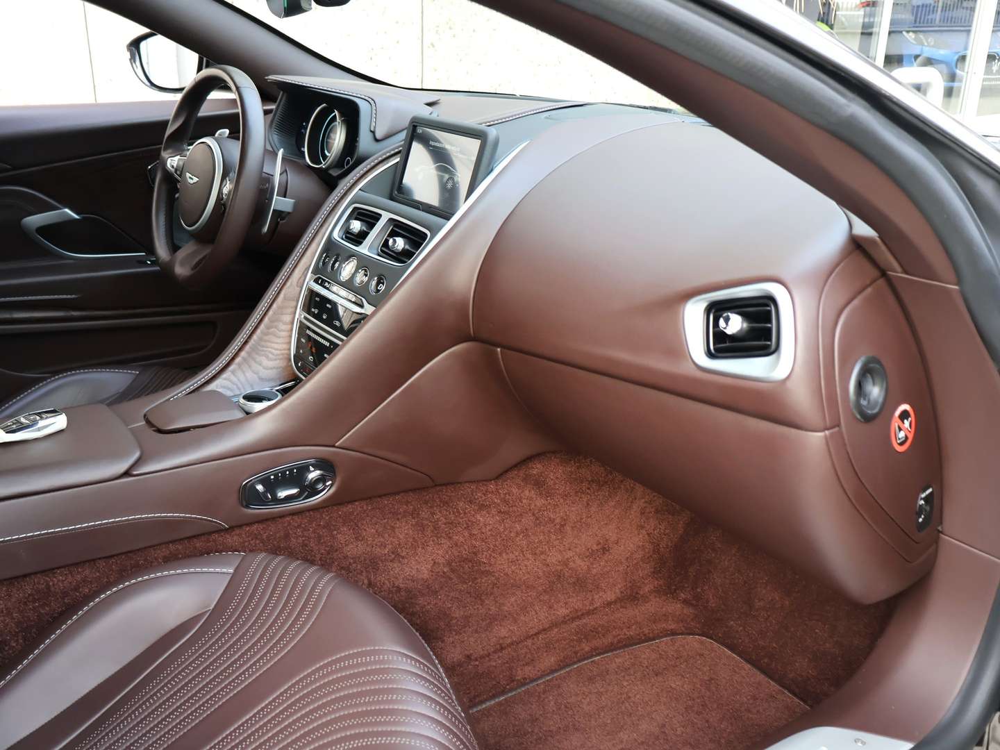 Aston Martin DB11 5.2 V12 AMR - 2017 - Joinsteer - #8