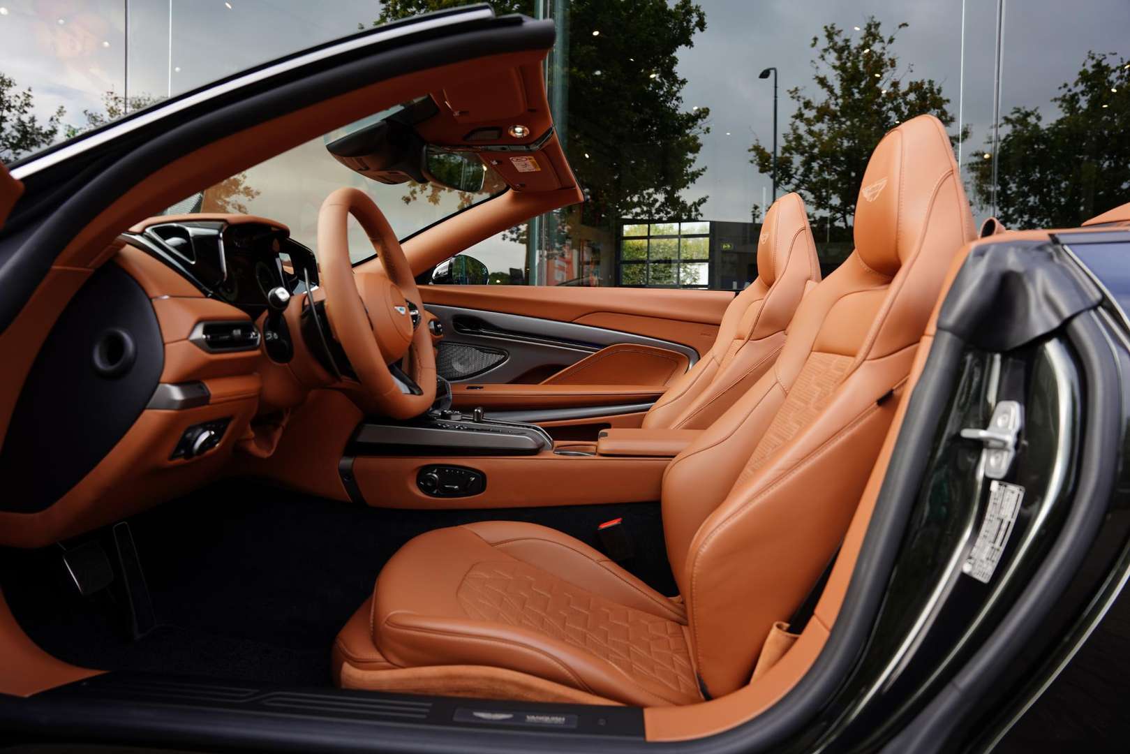 Aston Martin Vanquish Volante 5.2 V12 MY 26 - 2025 - Joinsteer - #8