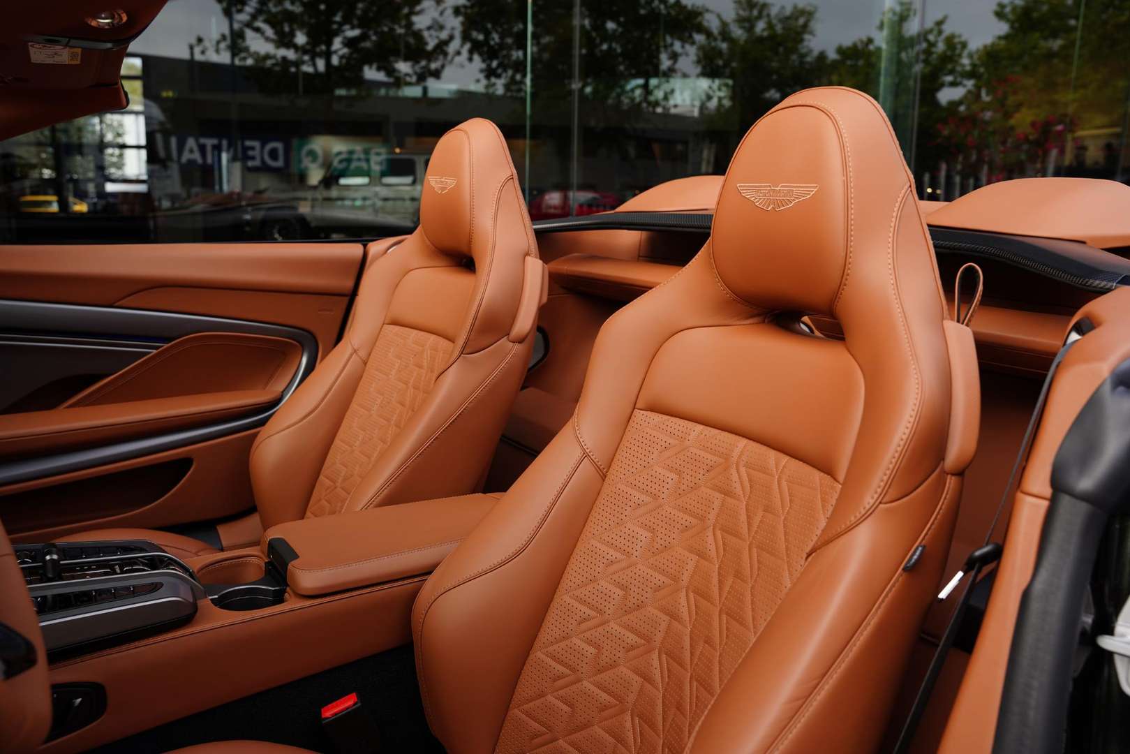 Aston Martin Vanquish Volante 5.2 V12 MY 26 - 2025 - Joinsteer - #9