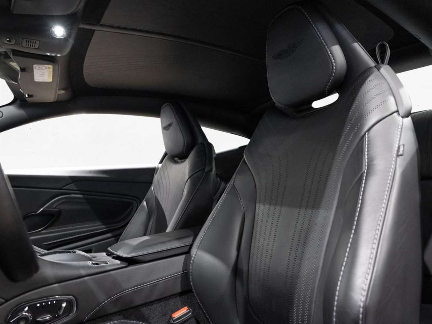 Aston Martin DB11 Coupé V8 AUT - 2021 - Joinsteer - #9