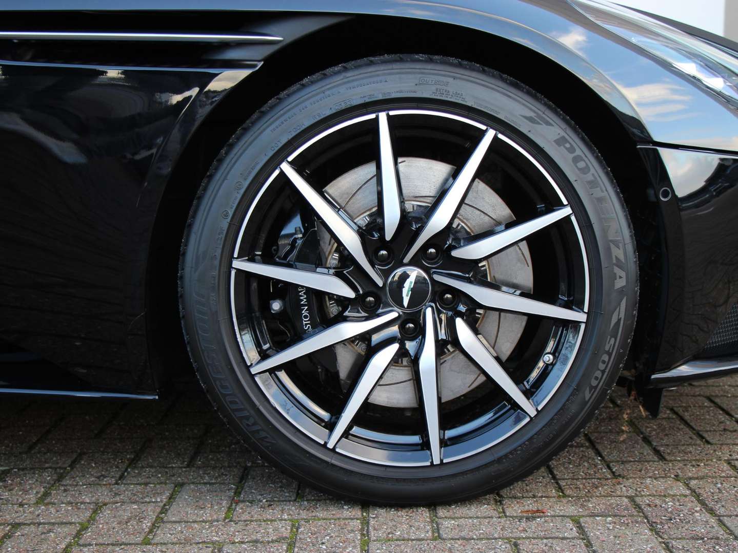 Aston Martin DB11 4.0 V8 - 2022 - Joinsteer - #3