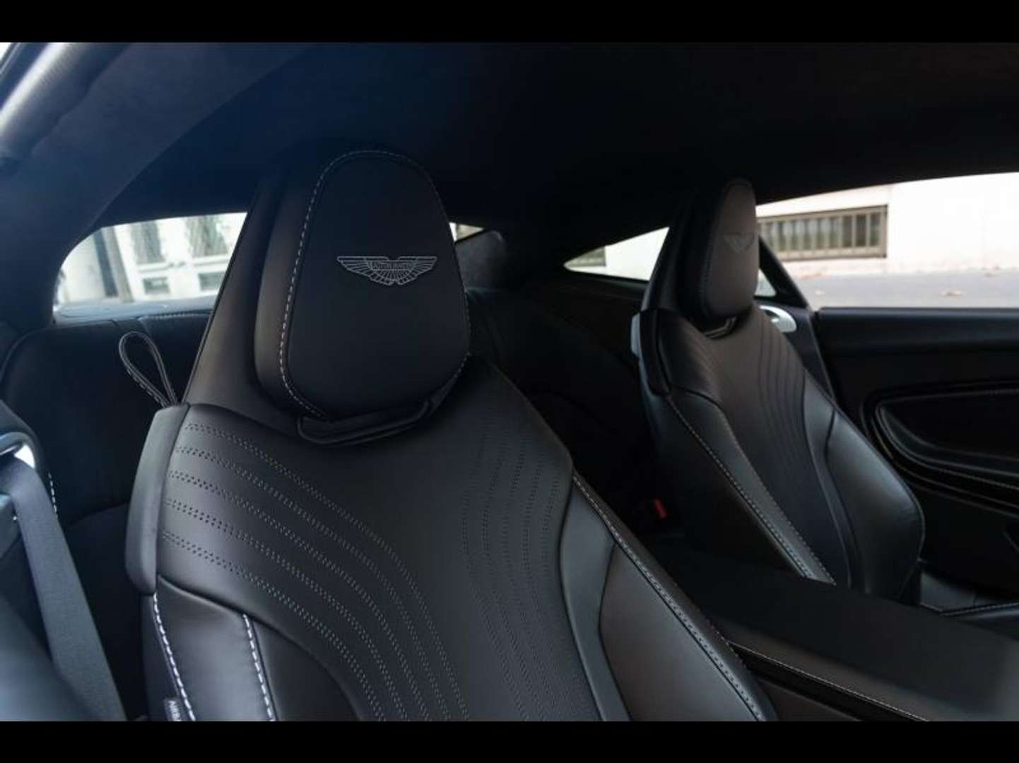 Aston Martin DB11 V12 5.2 608ch BVA8 - 2016 - Joinsteer - #13