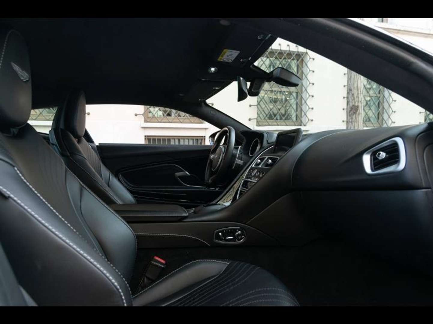 Aston Martin DB11 V12 5.2 608ch BVA8 - 2016 - Joinsteer - #16