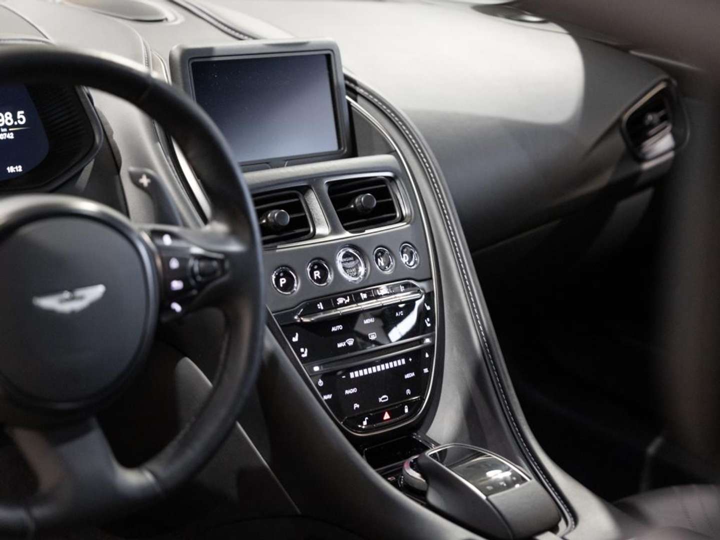 Aston Martin DB11 Coupé V8 AUT - 2021 - Joinsteer - #16