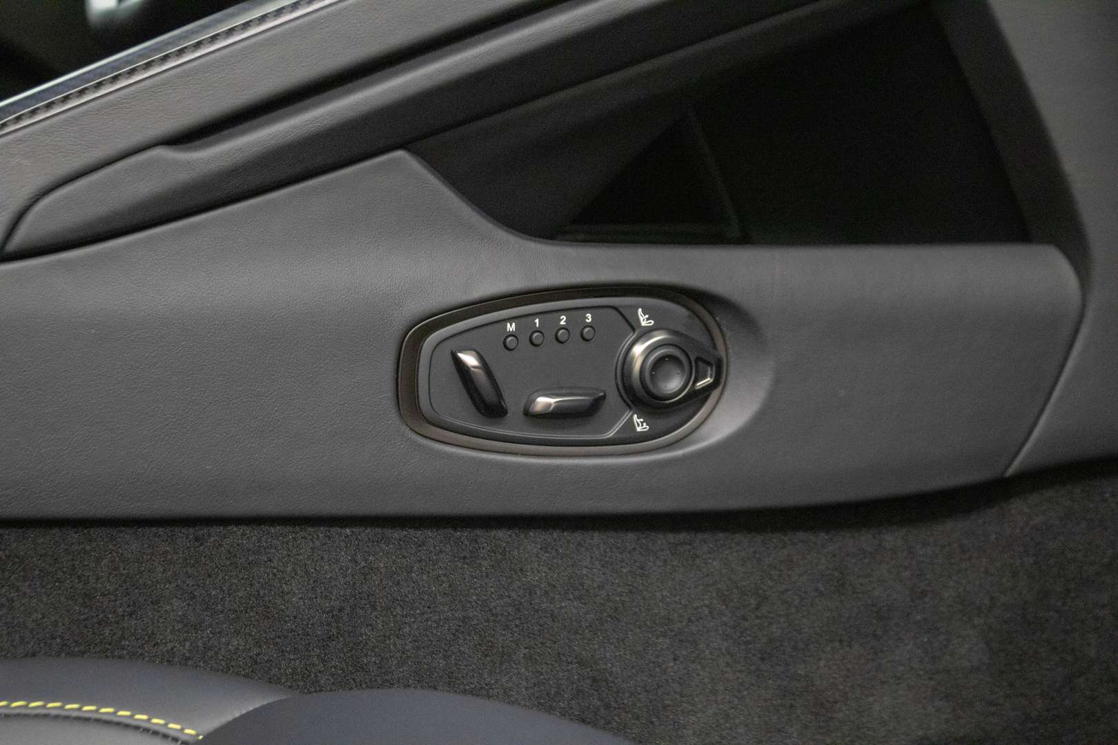 Aston Martin DB12 Coupé V8 - 2024 - Joinsteer - #22