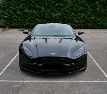 Aston Martin DB11 Coupé 5.2 Biturbo V12 — photo 3