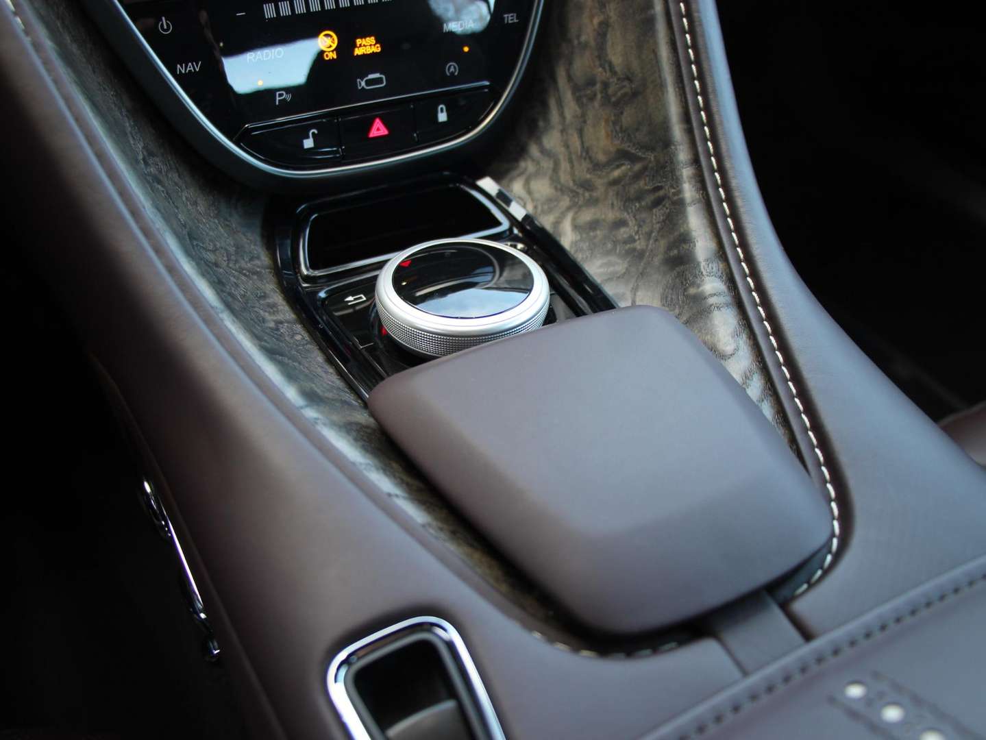 Aston Martin DB11 4.0 V8 - 2022 - Joinsteer - #17