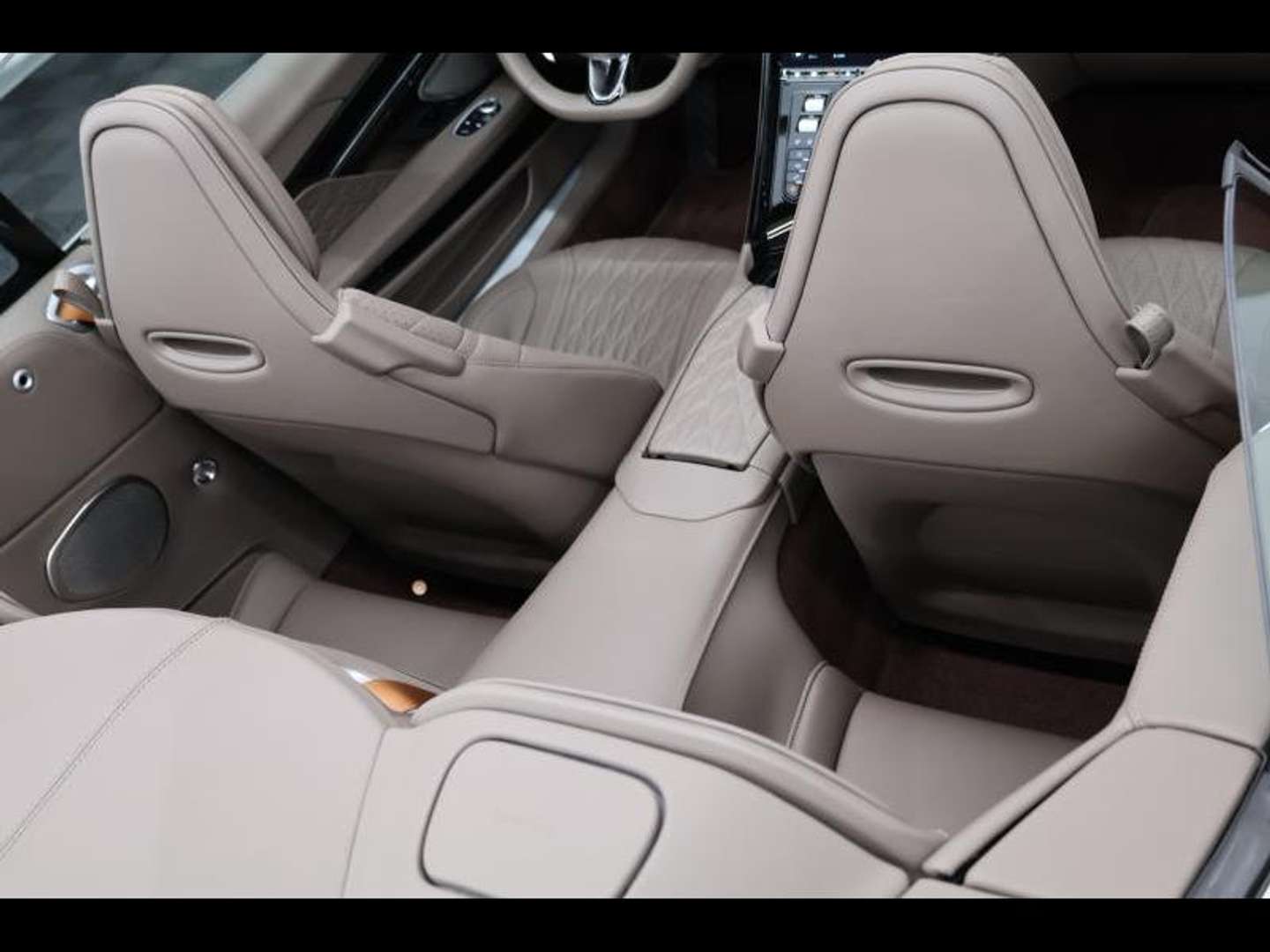 Aston Martin DB12 Volante V8 - 2024 - Joinsteer - #18