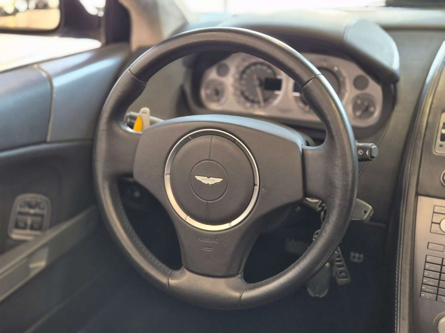 Aston Martin DB9 Volante 5.9 Touchtronic II - 2005 - Joinsteer - #22