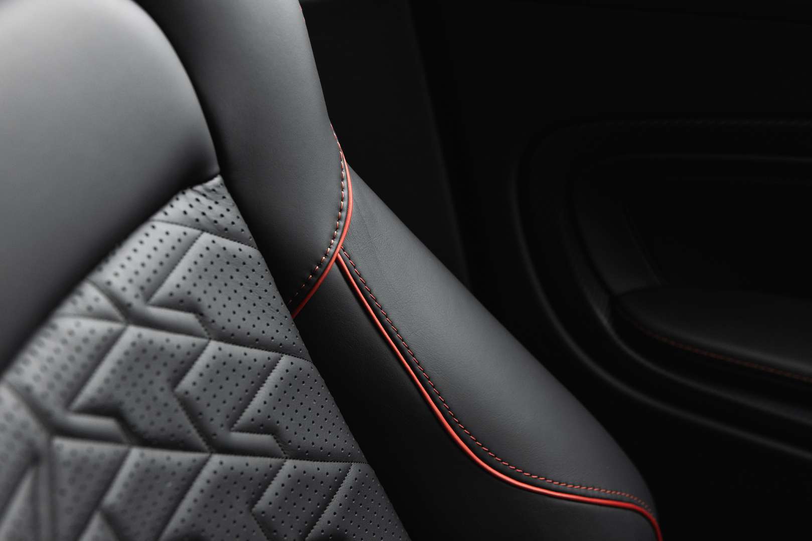 Aston Martin Vanquish Coupé 5.2 V12 - 2025 - Joinsteer - #28