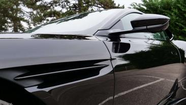 Aston Martin DB11 Coupé 5.2 Biturbo V12 — photo 22