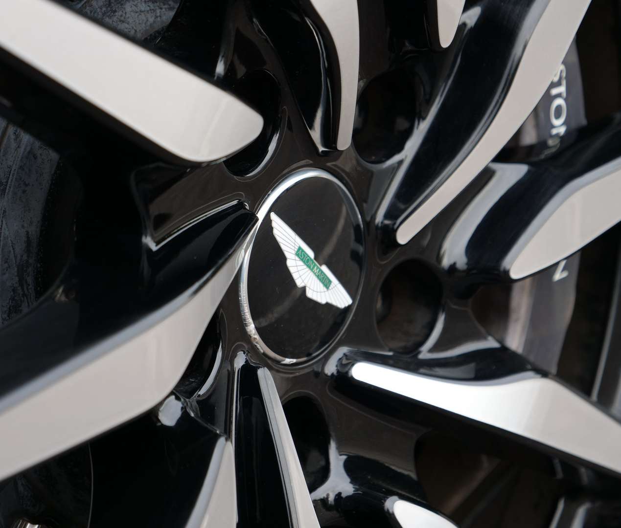 Aston Martin DB11 Coupé 5.2 Biturbo V12 - 2018 - Joinsteer - #23