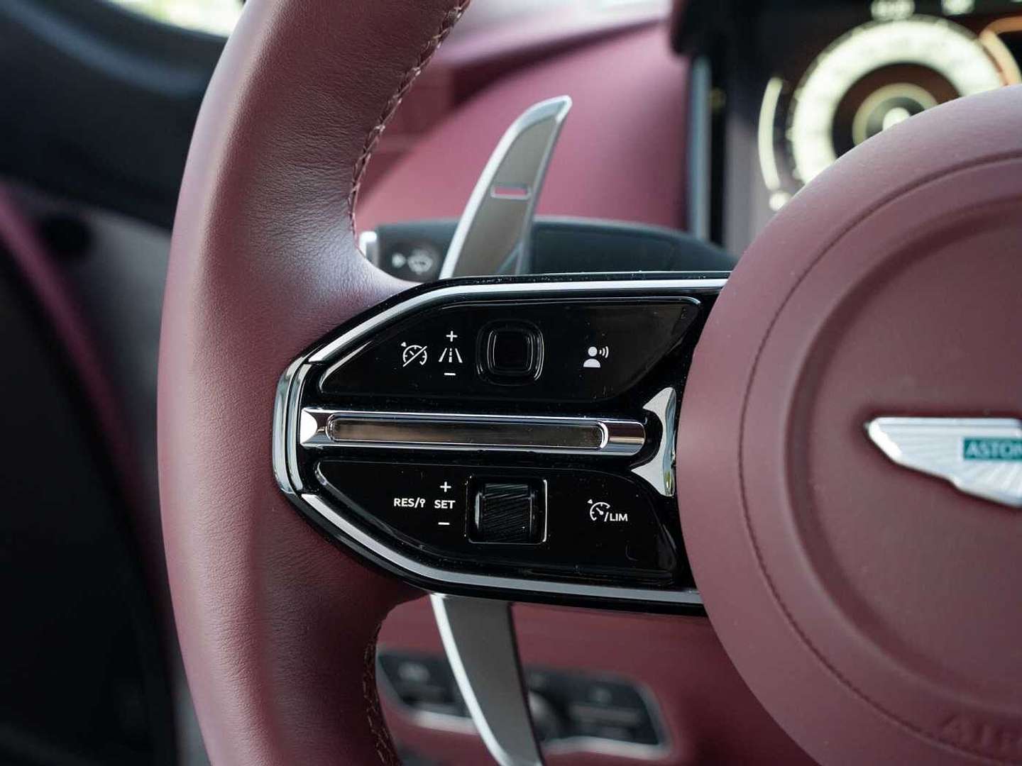 Aston Martin DB12 Coupé V8 - 2024 - Joinsteer - #32