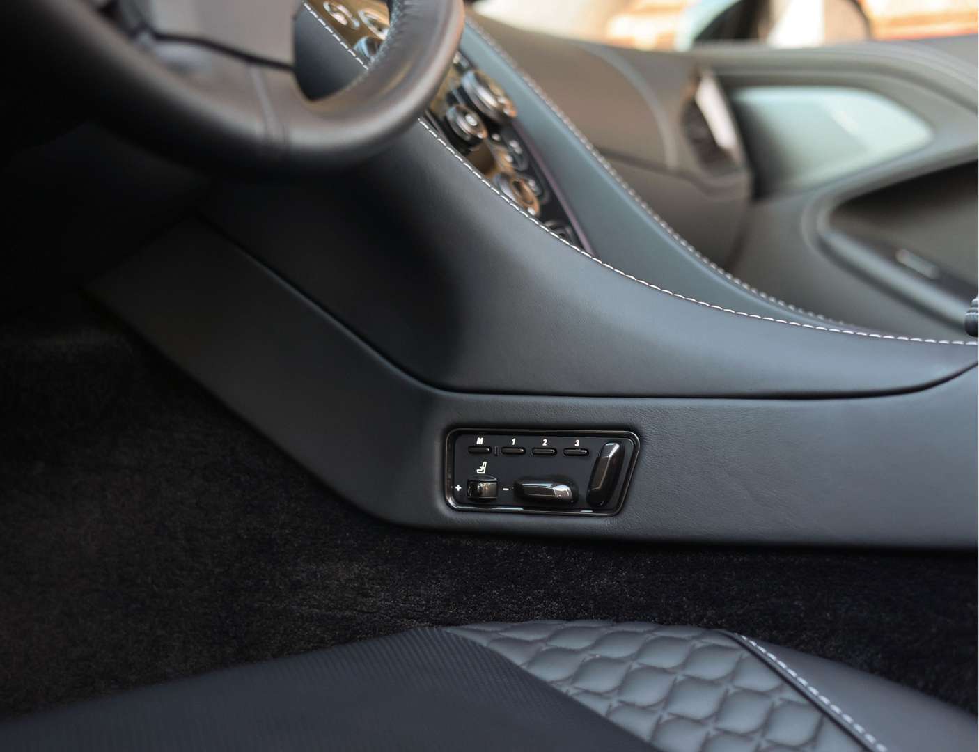 Aston Martin Vanquish Volante 6.0 V12 Touchtronic - 2017 - Joinsteer - #31