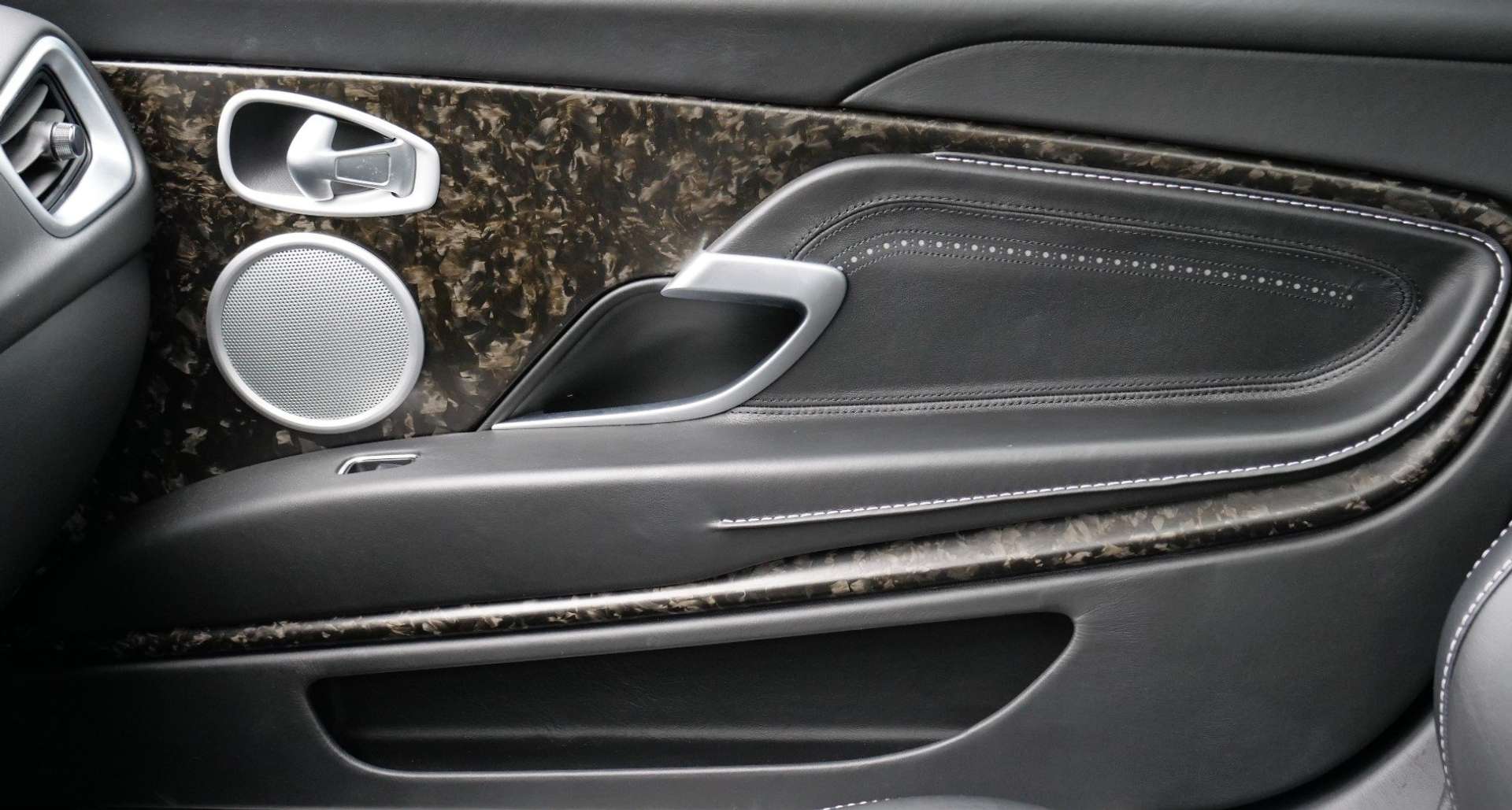 Aston Martin DB11 Coupé 5.2 Biturbo V12 - 2018 - Joinsteer - #43