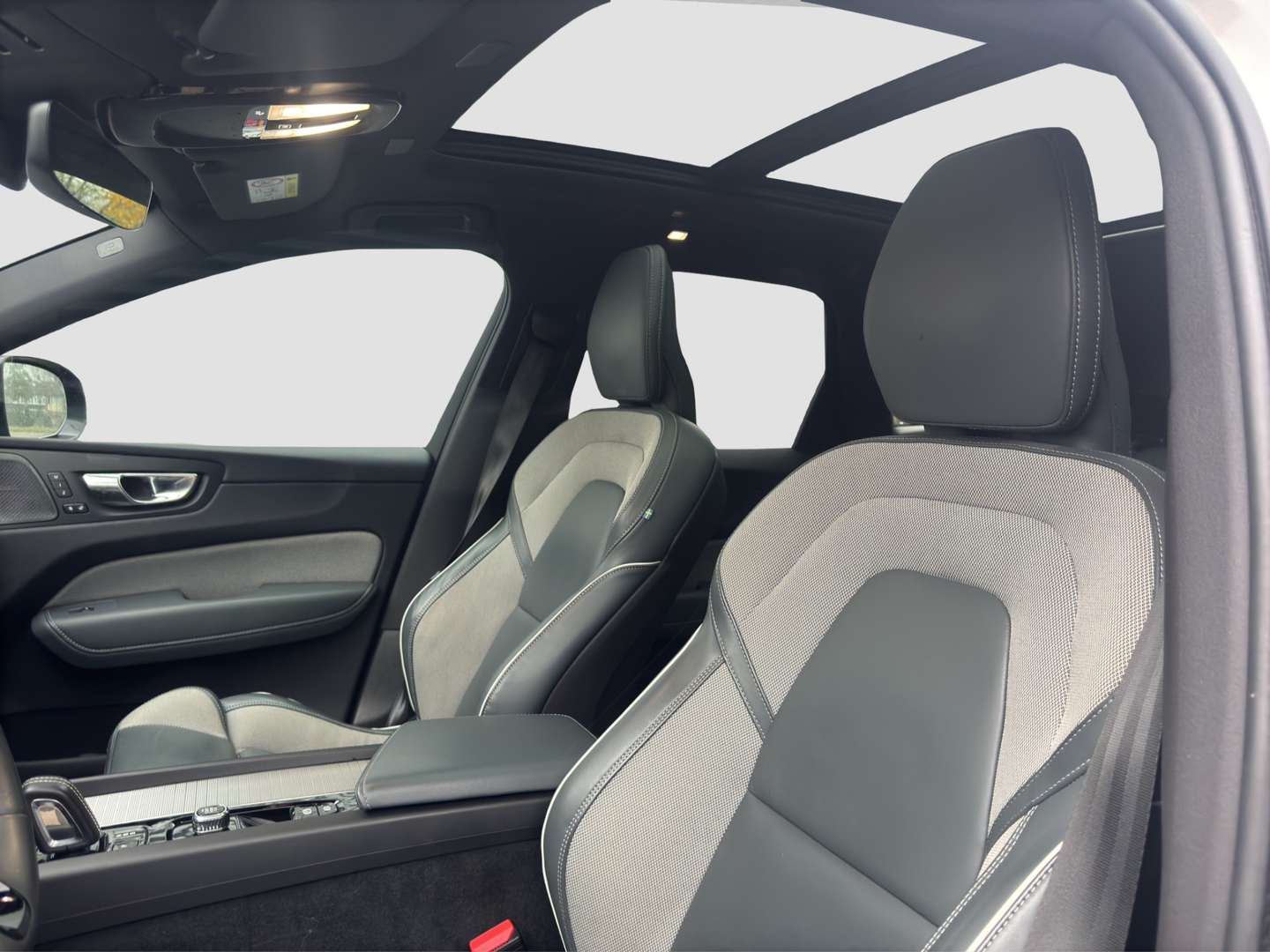Volvo XC60 T8 Recharge R Design - 2022 - Joinsteer - #3