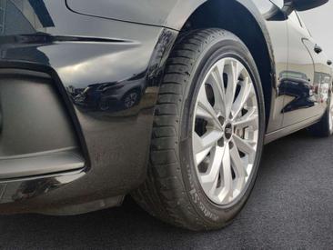 Audi A4 Avant 40 TDI — photo 6