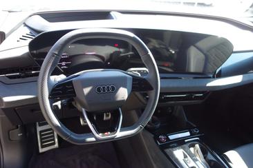 Audi Q6 S E-tron — photo 3