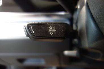 Audi Q8 60 TFSI E — photo 12