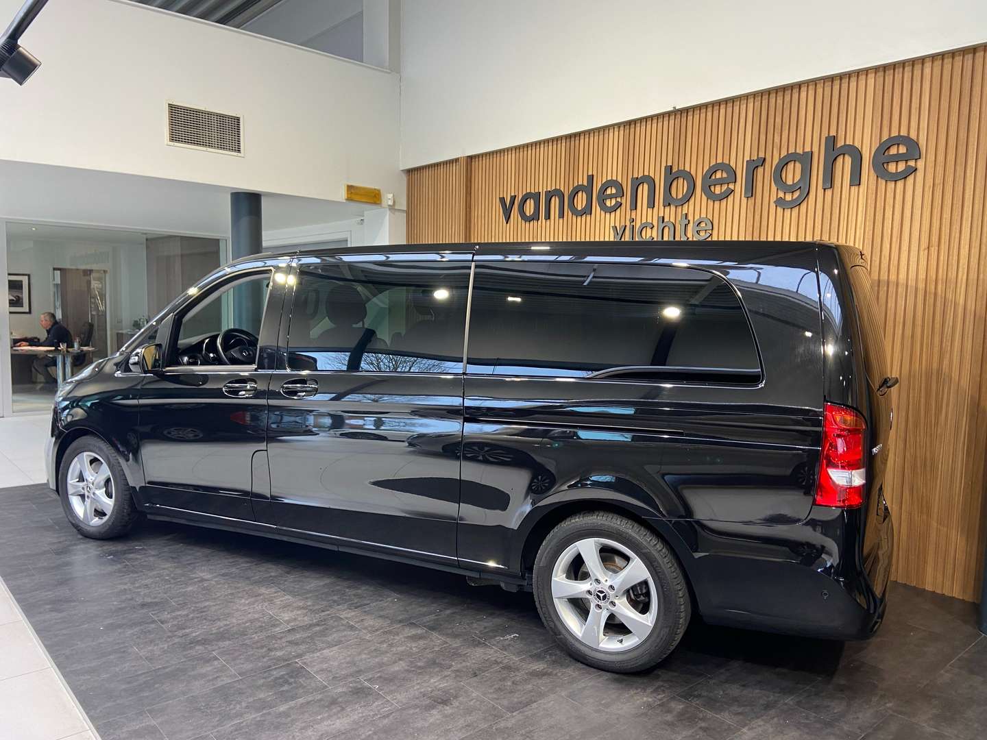 Mercedes V 220 220 Avantgarde - 2024 - Joinsteer - #4