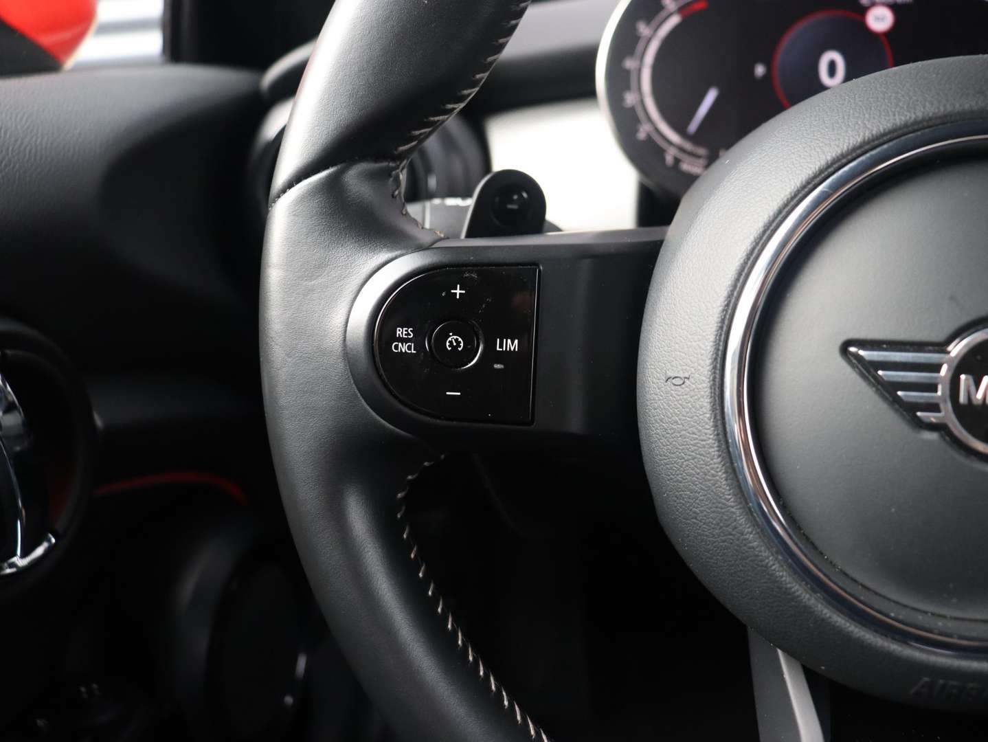 Mini Cabrio Yours Cooper S - 2023 - Joinsteer - #20