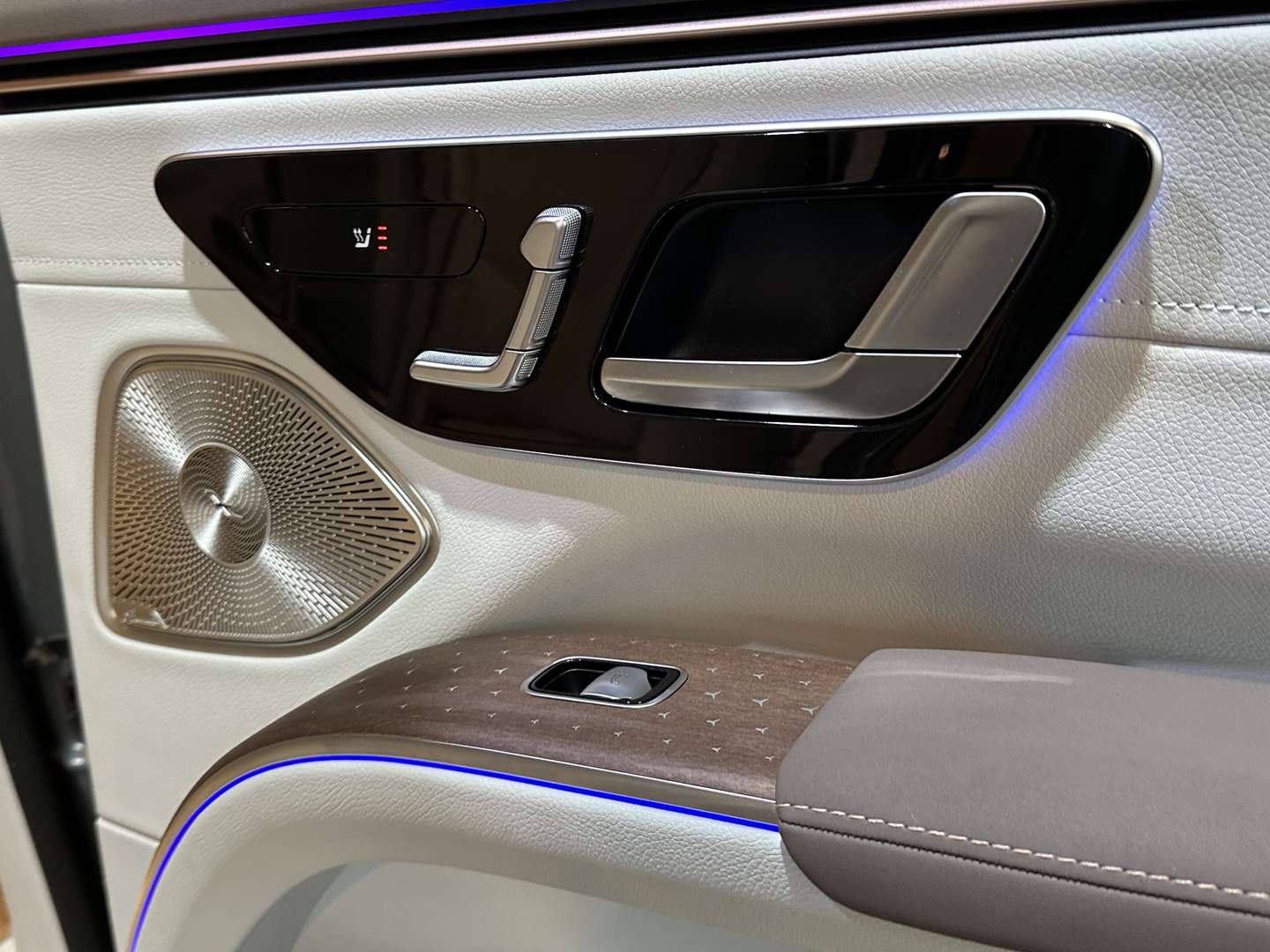 Mercedes EQS SUV 450 ElectricArt - 2023 - Joinsteer - #24