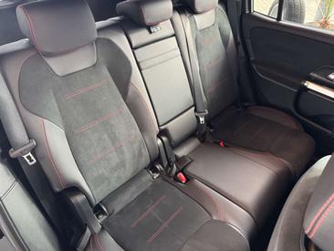 Mercedes GLB 200 AMG Line — photo 13