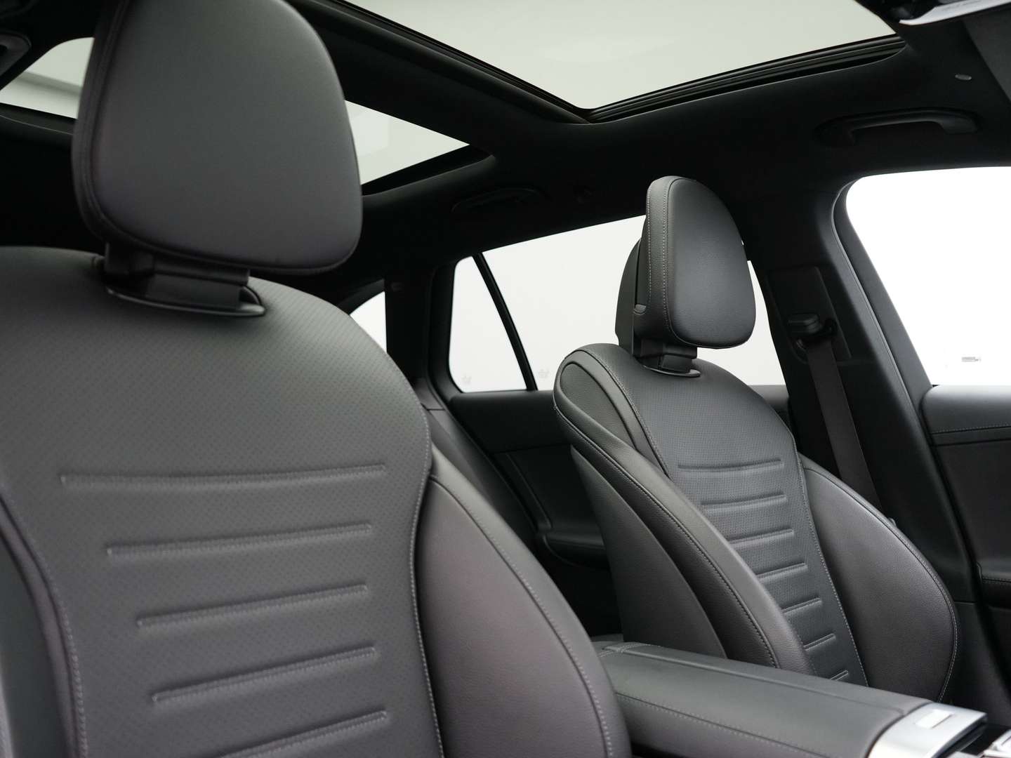 Mercedes Classe C 300 AMG-Line - 2023 - Joinsteer - #4