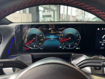 Mercedes GLB 200 AMG Line — photo 17