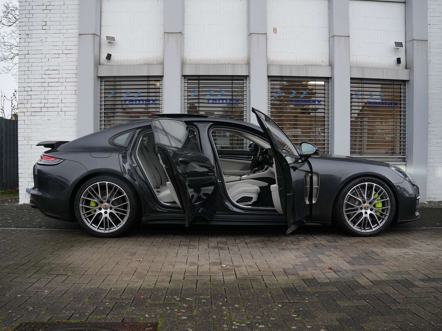 Porsche Panamera II Platinum Edition 4 E-Hybrid - 2022 - Joinsteer - #2