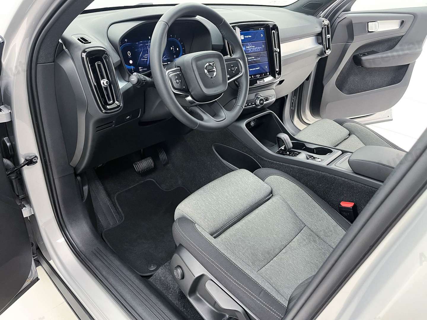 Volvo XC40 B3 Core - 2025 - Joinsteer - #8