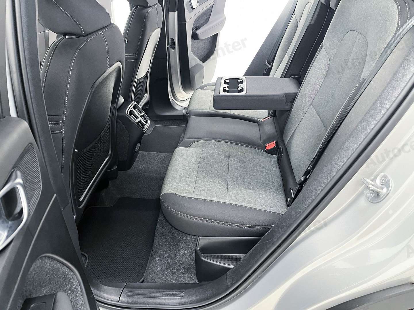 Volvo XC40 B3 Core - 2025 - Joinsteer - #11