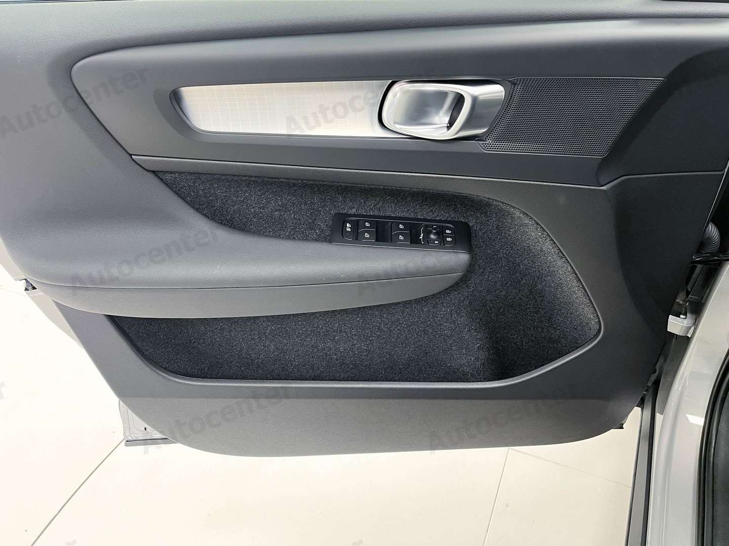 Volvo XC40 B3 Core - 2025 - Joinsteer - #15