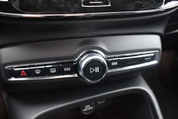 Volvo EX40 Single Motor Plus — photo 17
