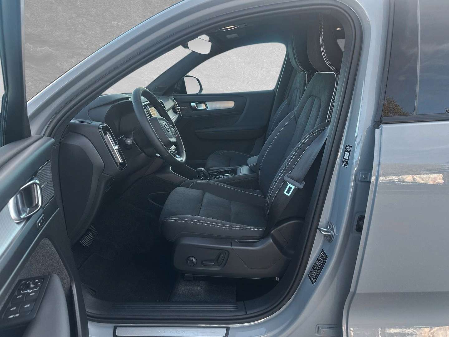 Volvo XC40 B3 Plus - 2025 - Joinsteer - #2