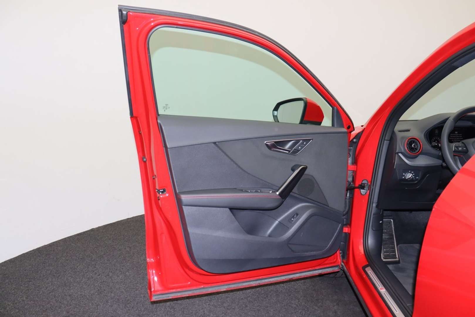 Audi Q2 S Line 35 TFSI - 2024 - Joinsteer - #6