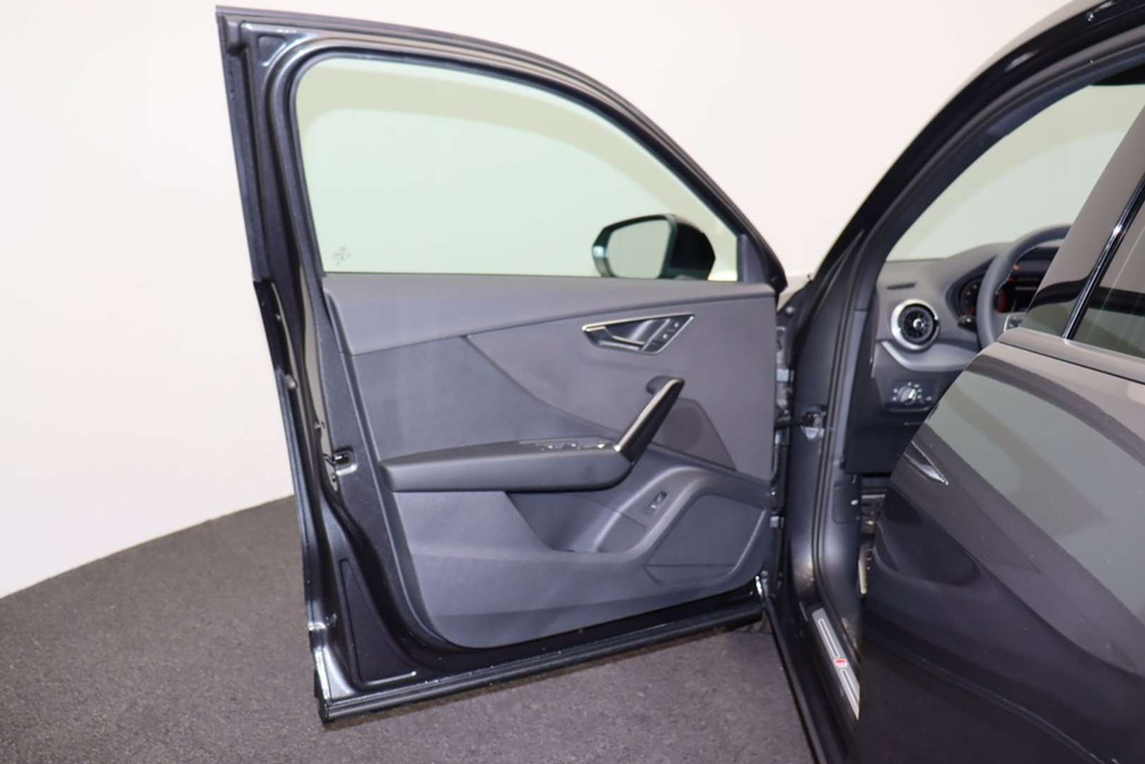 Audi Q2 S Line 40 TFSI - 2025 - Joinsteer - #6