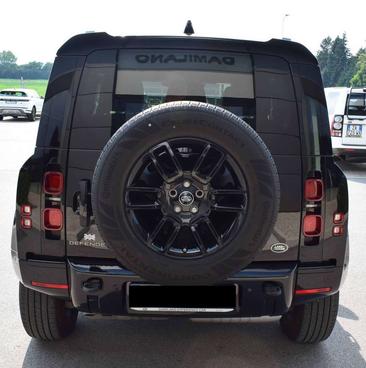 Land Rover Defender 90 D200 X-Dynamic SE — photo 6