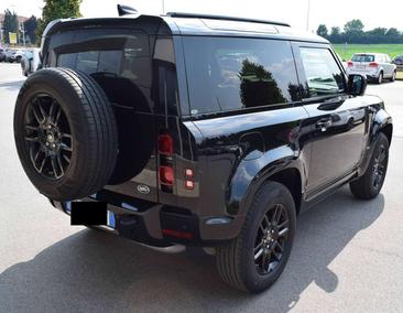 Land Rover Defender 90 D200 X-Dynamic SE — photo 7