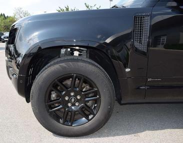 Land Rover Defender 90 D200 X-Dynamic SE — photo 14