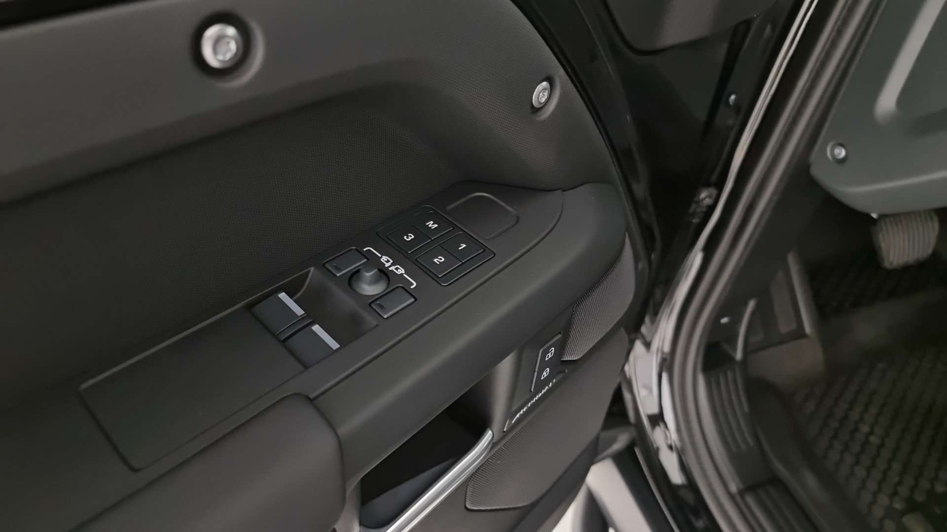 Land Rover Defender 90 D200 X-Dynamic SE - 2025 - Joinsteer - #21