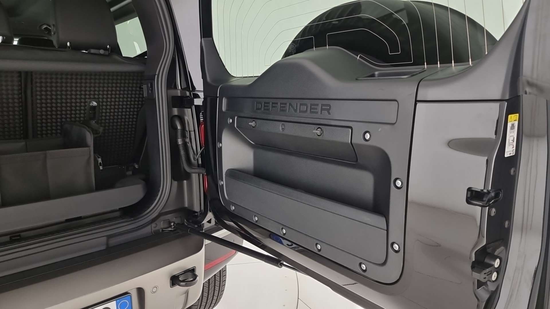 Land Rover Defender 90 D200 X-Dynamic SE - 2025 - Joinsteer - #25