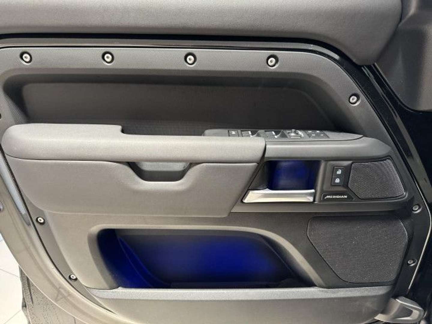 Land Rover Defender 130 X-Dynamic SE D300 - 2025 - Joinsteer - #13