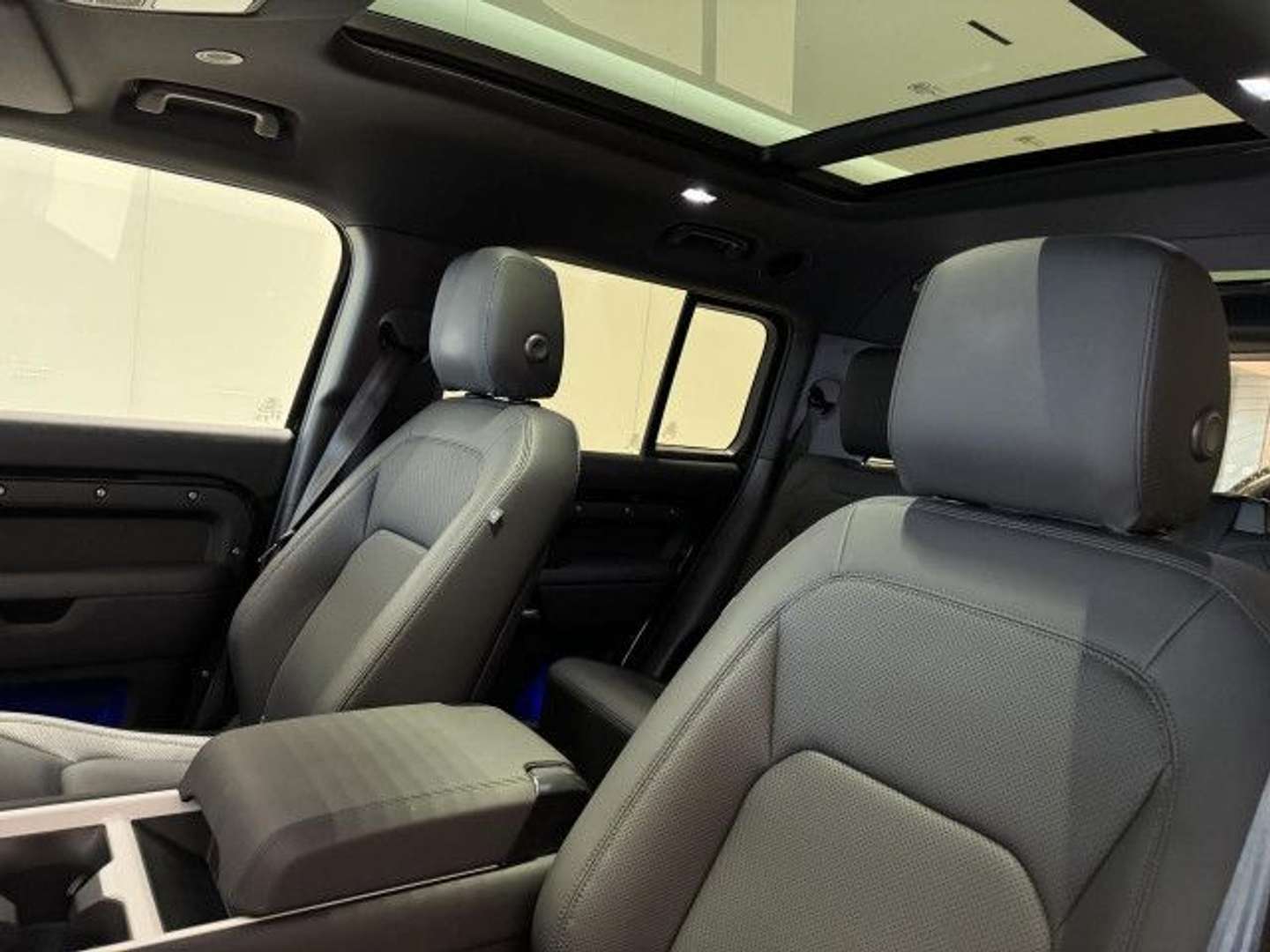 Land Rover Defender 130 X-Dynamic SE D300 - 2025 - Joinsteer - #14