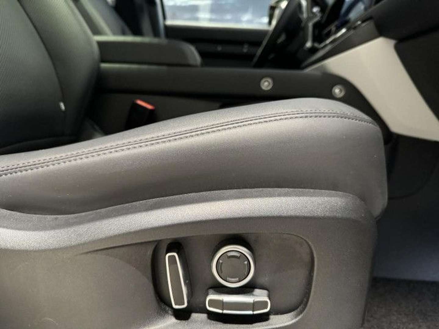 Land Rover Defender 130 X-Dynamic SE D300 - 2025 - Joinsteer - #15