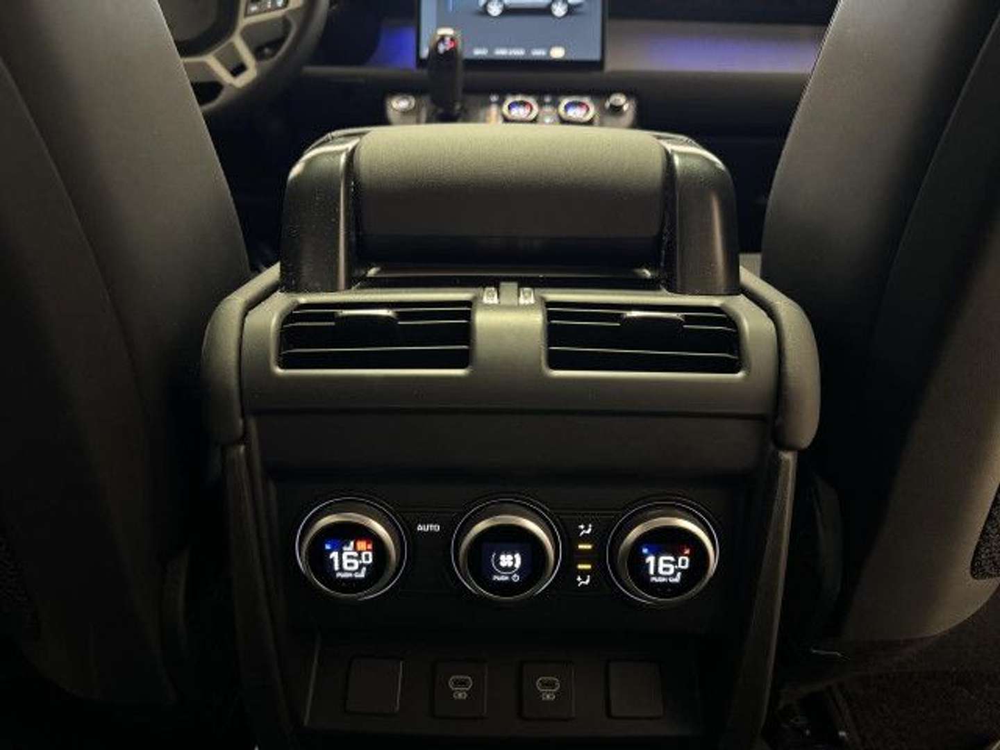 Land Rover Defender 130 X-Dynamic SE D300 - 2025 - Joinsteer - #18