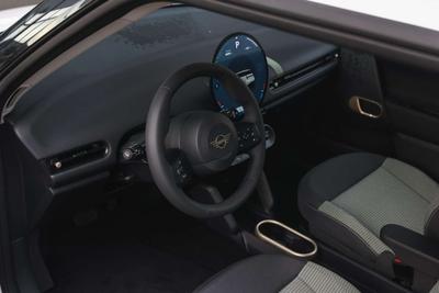 Mini Hatchback Essential Cooper SE