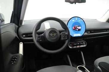 Mini Aceman Essential Cooper SE — photo 19