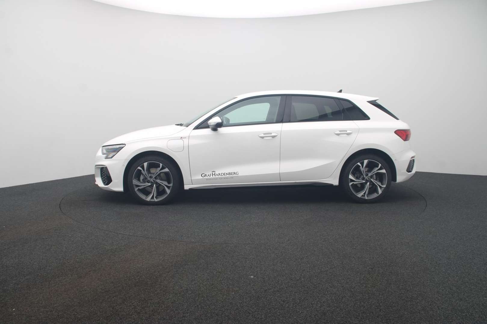 Audi A3 Sportback S Line 40 TFSI E - 2023 - Joinsteer - #1