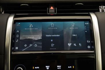 Land Rover Discovery Sport P300e SE — photo 13